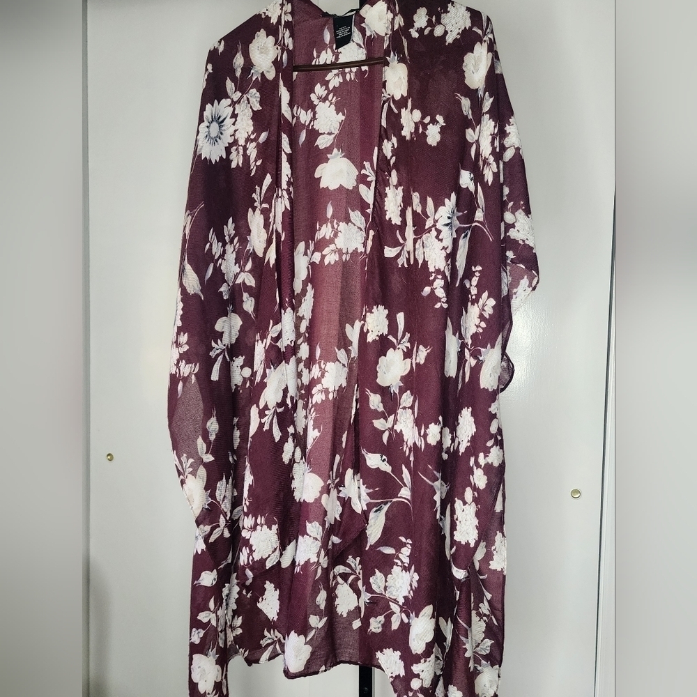 Kimono, 1 Size. Burgundy w/ shades of Cream Flowers, Marcus Adler - Picture 1 of 3